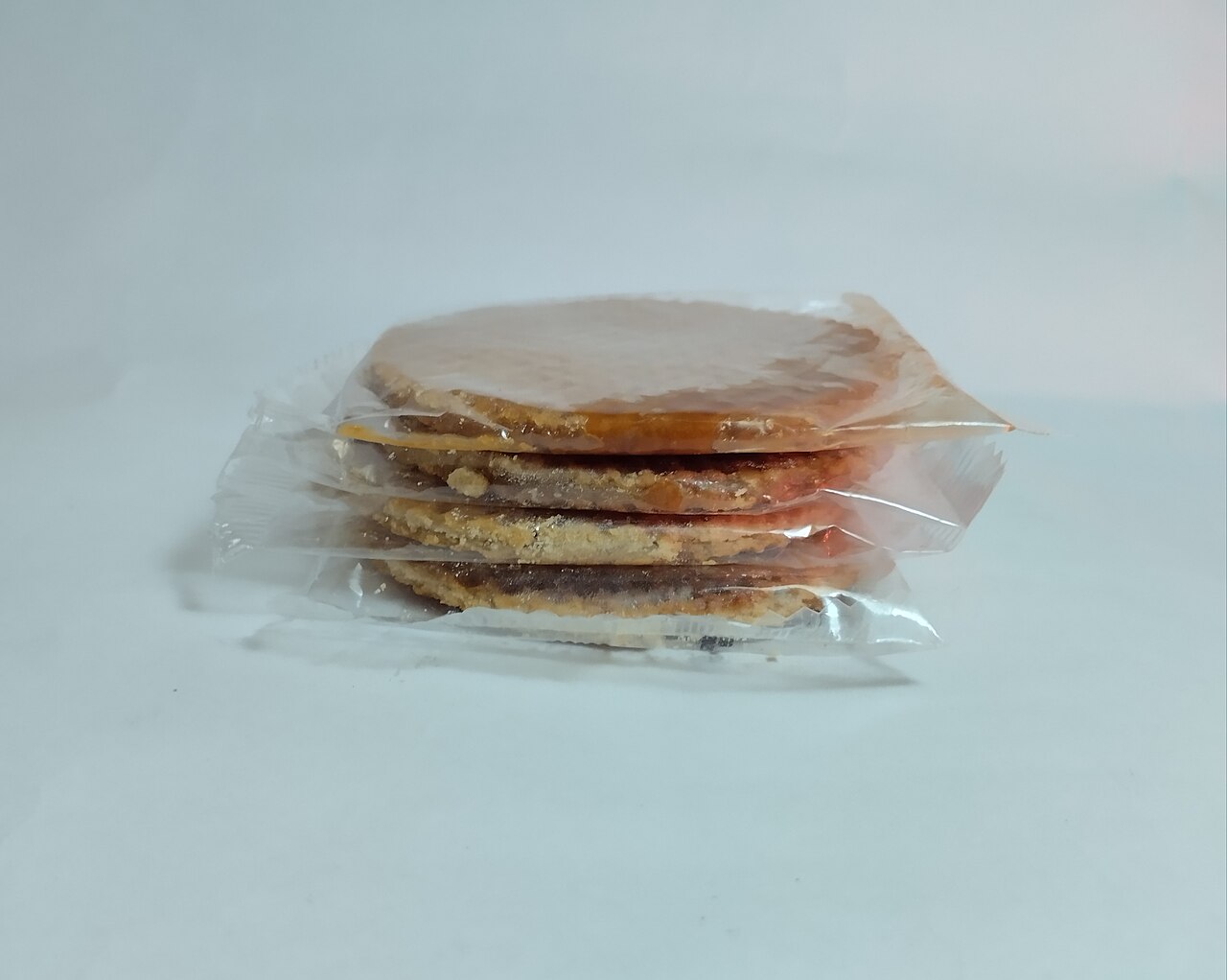 Kleine mini stroopwafels bij elkaar